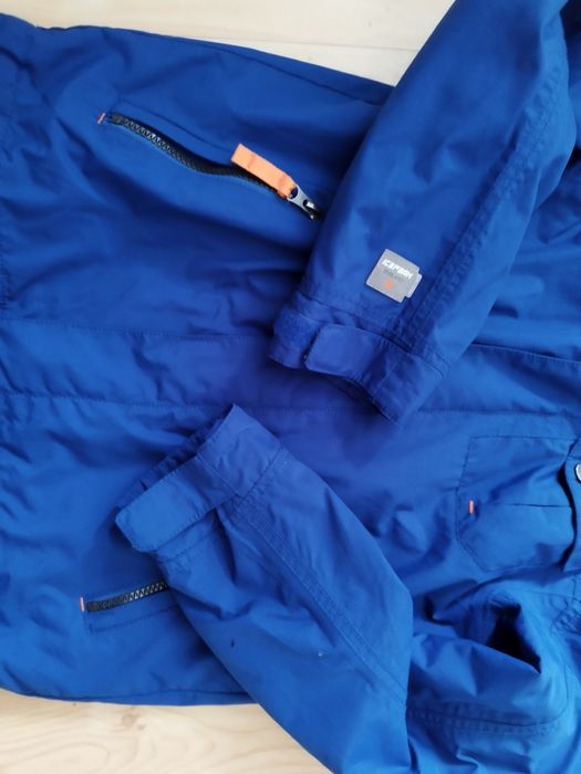 Markowa logowana kurtka wiatrówka 9-10 lat