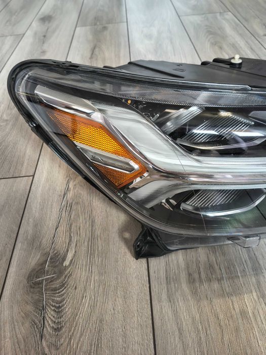 Lampa przód Full LED Volvo XC40