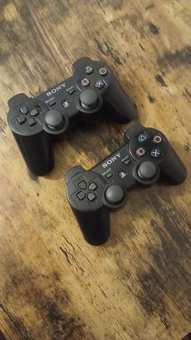 Vendo dois comandos de ps3 limitado