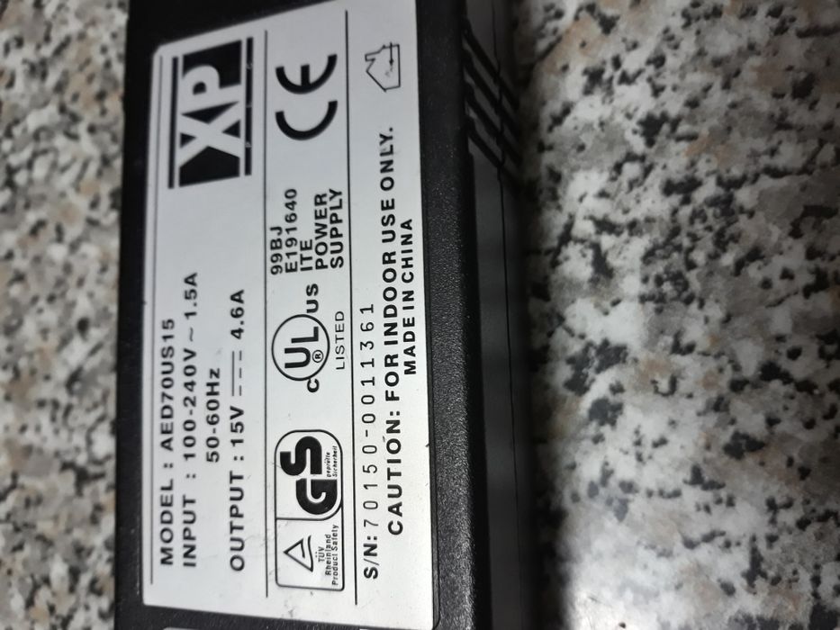 Carregador marca xp 15volts ---4.6A