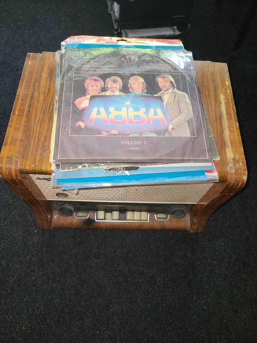 Програвач Харків з пластинками