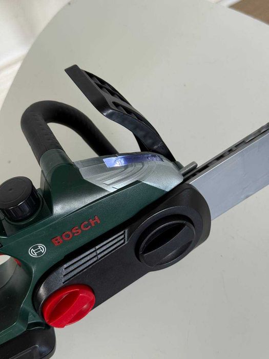 Дитяча іграшкова велика бензопила Bosch Klein зі звуком та рухомим ланцюгом