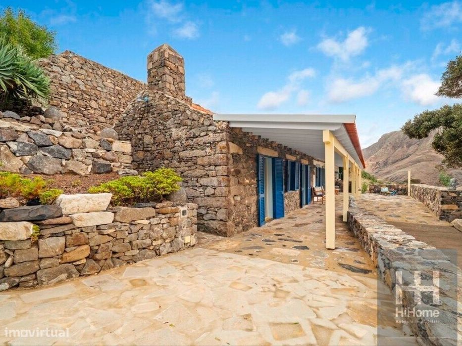 Um Refúgio Exclusivo no Coração da Natureza - Porto Santo