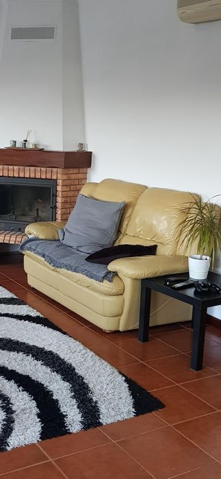 Sofa,resguardo,janela,porta ,cabeseira ,comoda