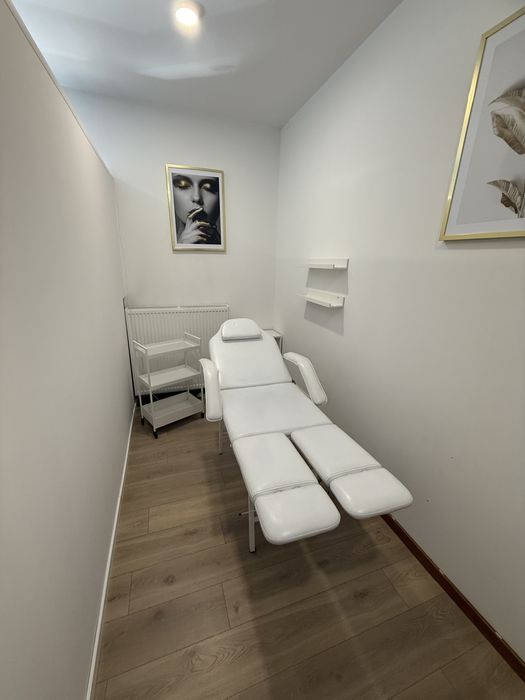 Stanowisko do stylizacji rzęs,manicure,paznokcie,kosmetyka w salonie kosmetycznym Poznań