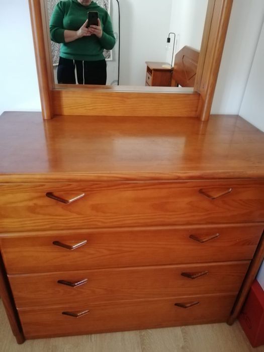Mobilia de quarto completa em cerejeira