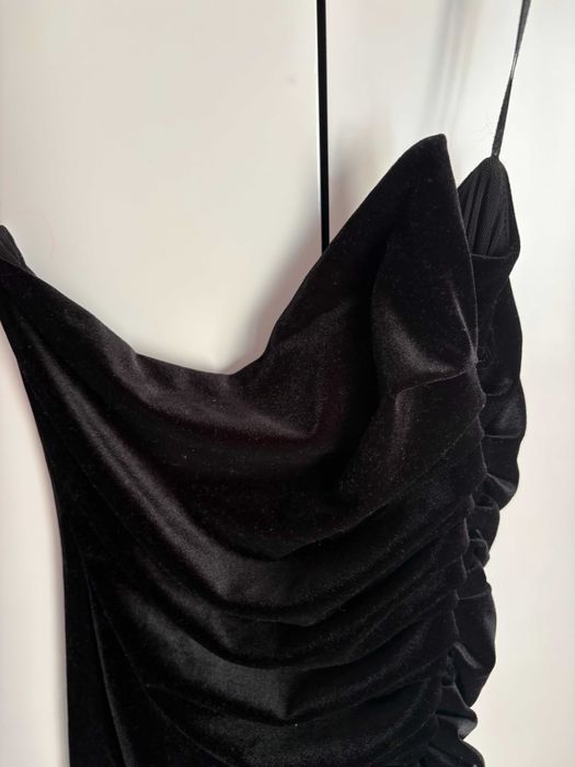 Top Preto sem ombros - Veludo - Bershka - S