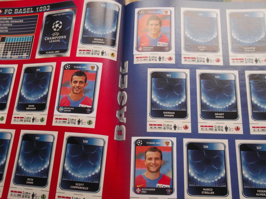 Caderneta da Champion de 2010-11 com cromos