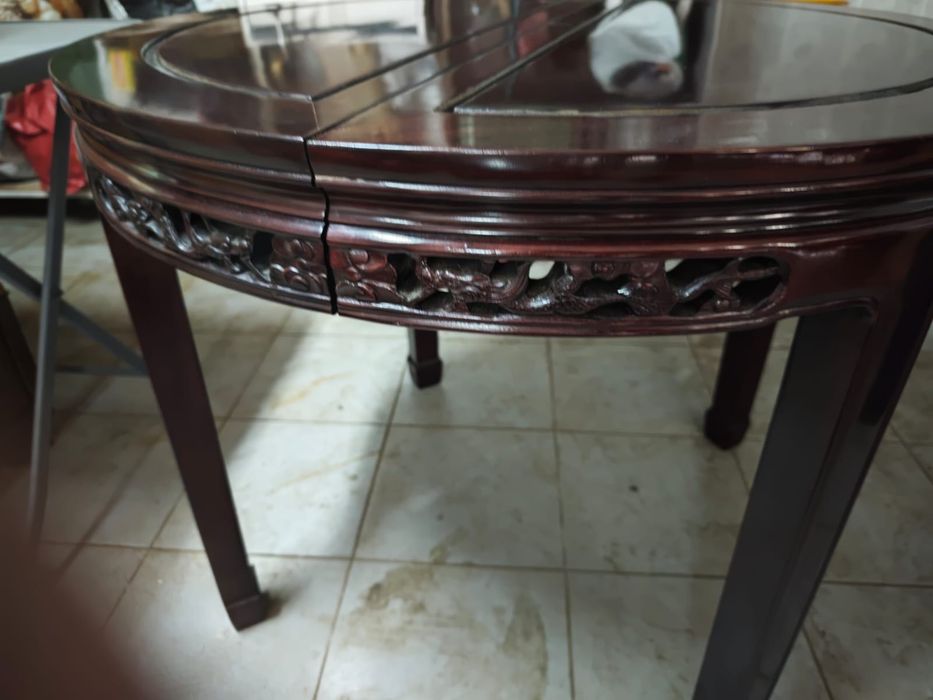 Mesa de Jantar Extensível e 6 Cadeiras em Pau-Rosa