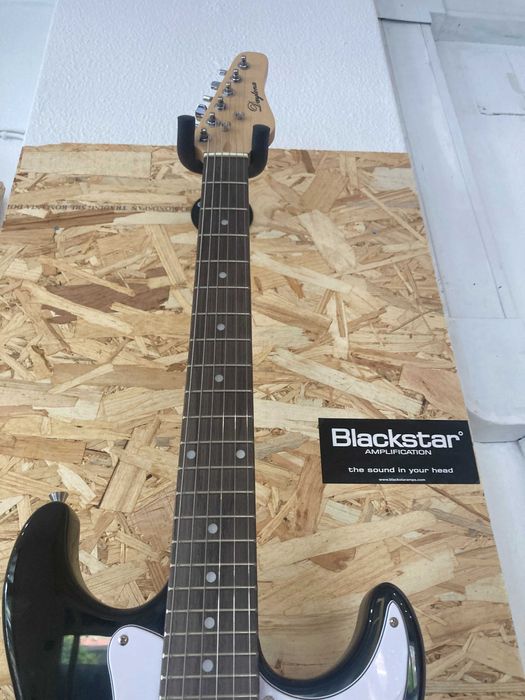 Guitarra Nova Daytona Junior