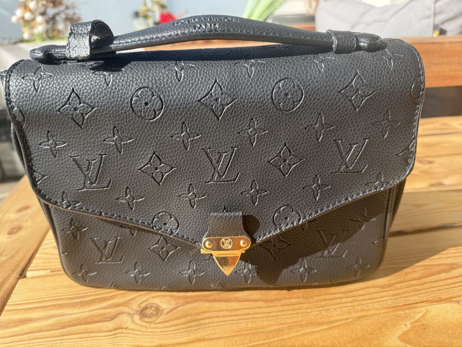 Piekna torebka lv jak nowa