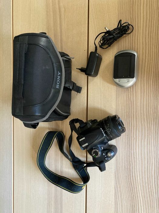 Nikon D3000 + Nikon AF Nikkor 50mm