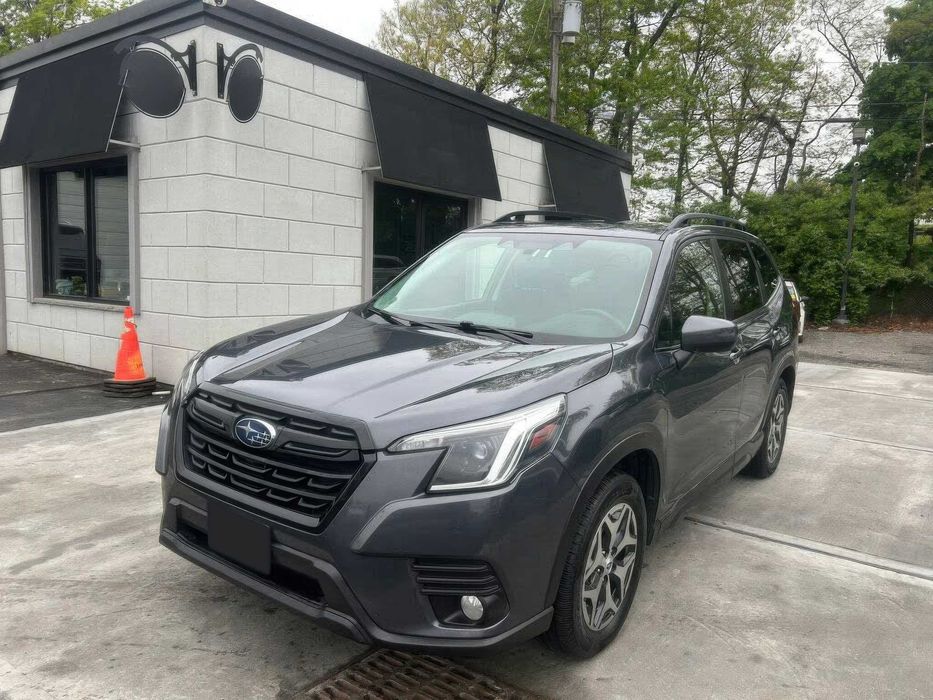 Subaru Forester      2022