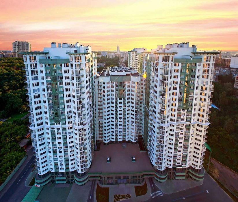 Продам комерційне приміщення в закритому ЖК Смарагдовий. 360 м2