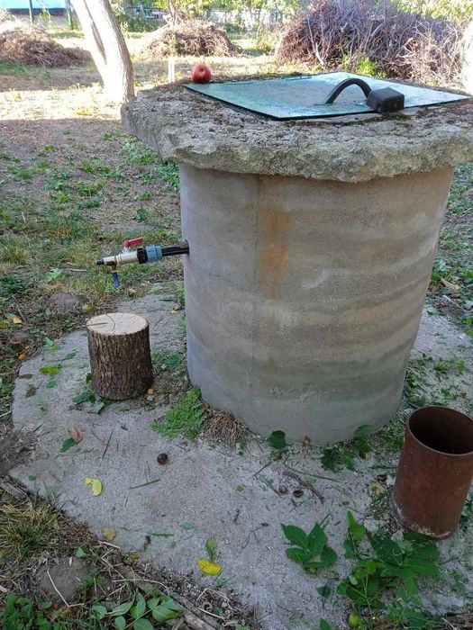 ПРОДАЄТЬСЯ ДІМ із земельною ділянкою в Київській обл. Зареєстровано у Державному реєстрі речових прав