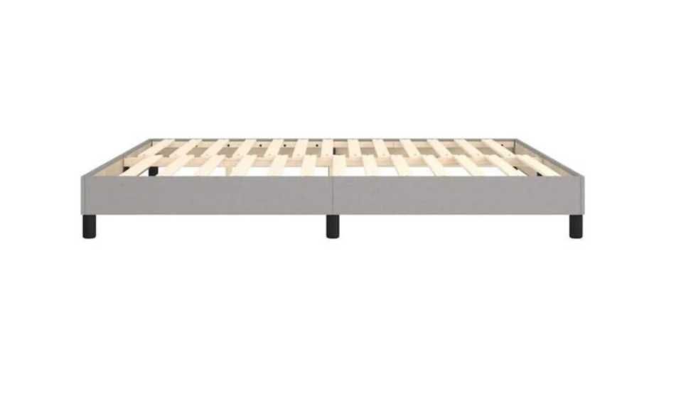 Base de cama na cor cinca claro, medindo  1,60X2,00