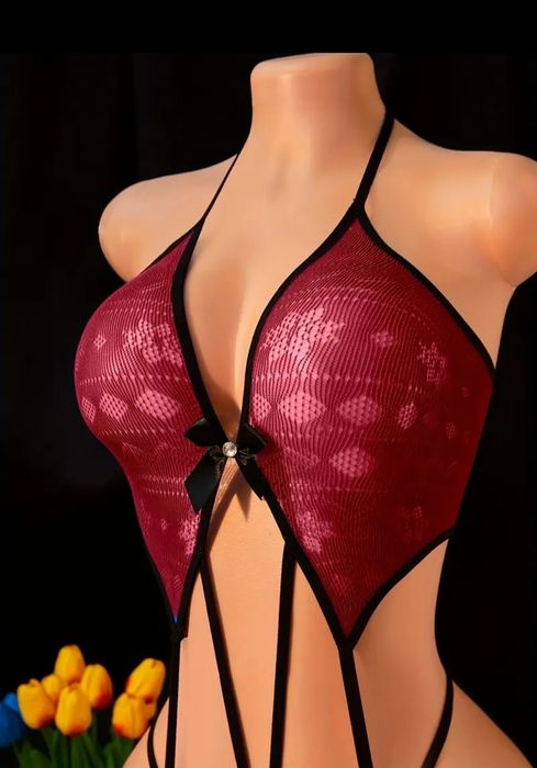 Набір еротичної білизни з підтяжками і мереживом