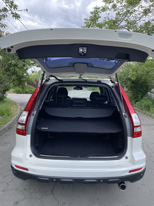 Продам автомобиль Honda CR-V 2011 года Акп по хорошей цене