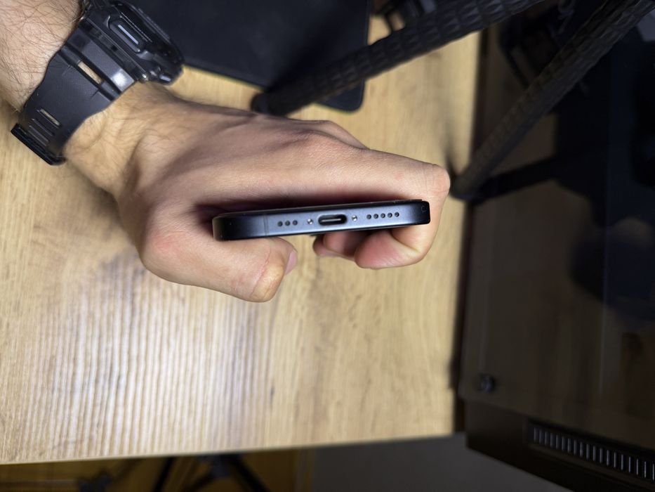 Apple iphone 16 256gb black фіз сімка