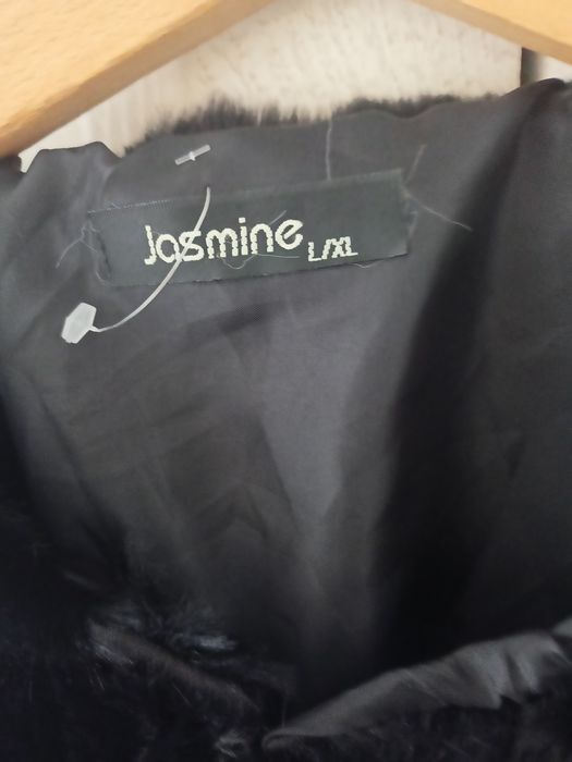 Piękne dłuższe  lśniące kurtka futerko