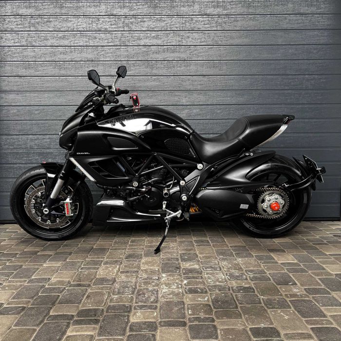 Продам мотоцикл Ducati Diavel 1200 (1819)