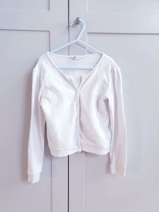 Biały haftowany sweter zapinany bawełna 122 128 H&M