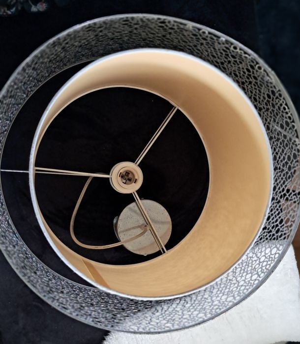 Vendo candeeiro tecto _ Ikea
Diâmetro 40cm, prateado.
30,00 €