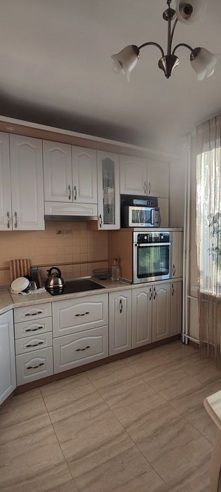 1 к квартира з ремонтом вул. Соснова 7