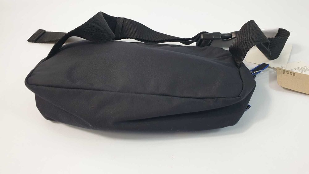Reebok nerka biodrowa  czarny