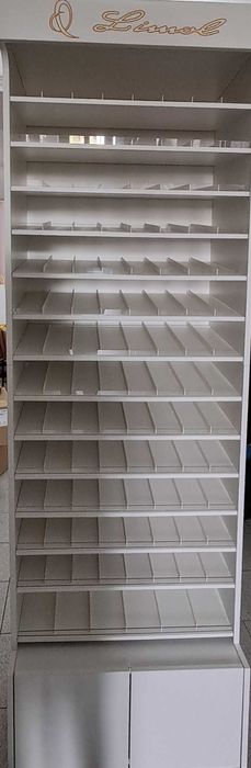 Movel  de novelos de  linhas  com luz