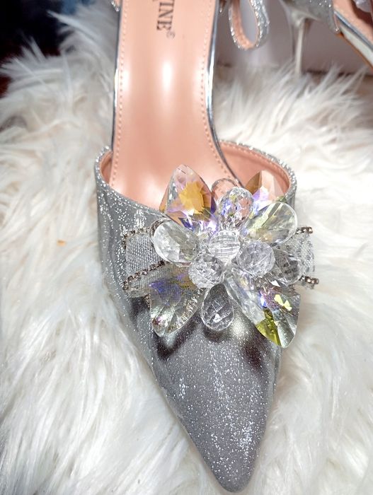 Sapatos de salto alto