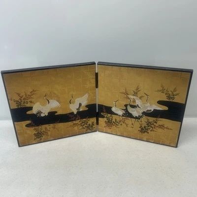 Японська ширма, відома як byōbu (яп. 屏風).