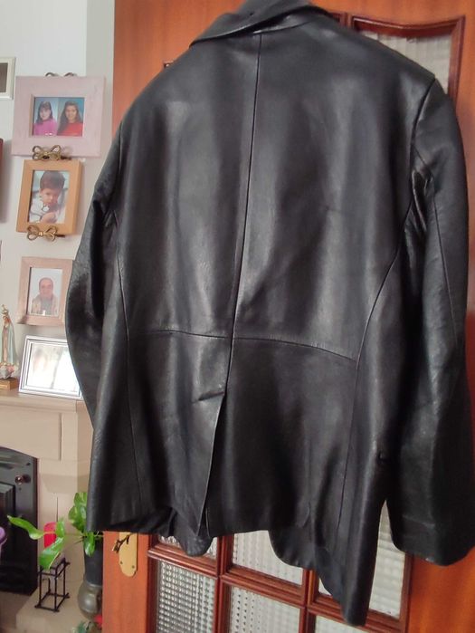 Casaco de homem em pele