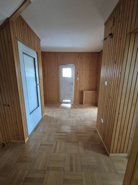 Sprzedaż domu wolnostojącego.