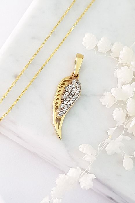 Złota zawieszka skrzydło