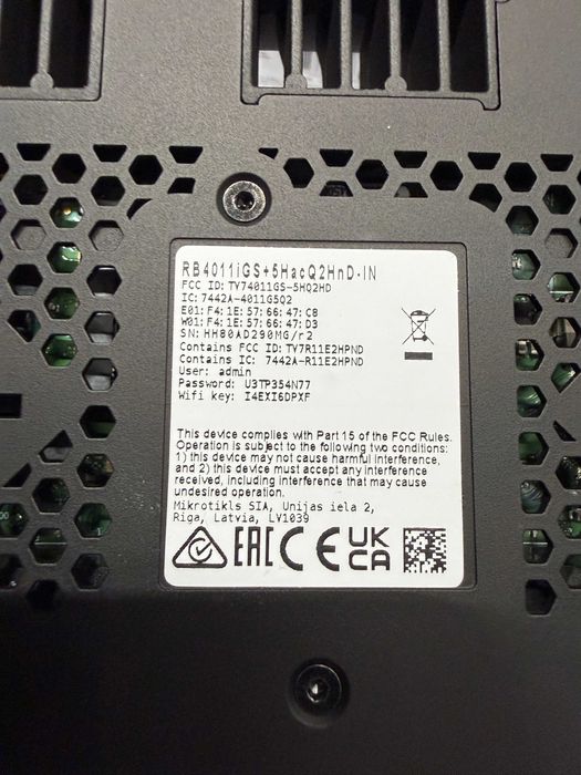 Маршрутизатор (роутер) MikroTik RB4011iGS+5HacQ2HnD-IN