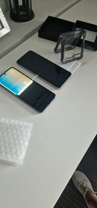Samsung galaxy z flip 6 z flip 5