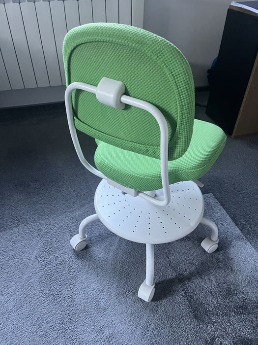 Krzeslo do biurka dla dzieci IKEA VIMUND