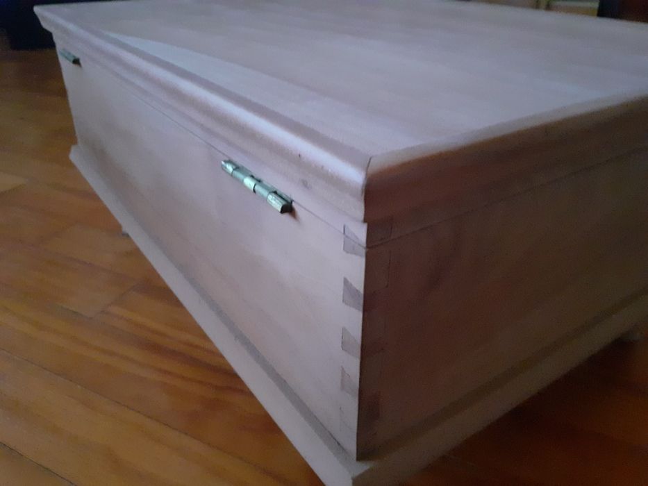 - Conjunto de 19 peças de madeira sapel nova.