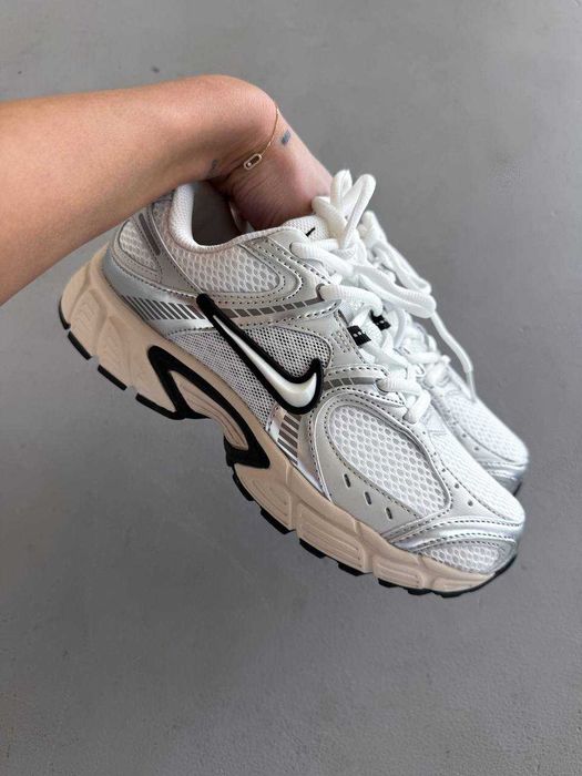 Кросівки Nike V5 RNR White/Black/Silver Розміри 36–40 В наявності