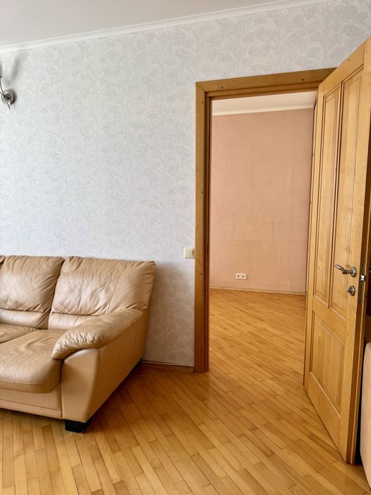 Продаж трьохкімнатної квартири в центрі Києва/вул. Іллєнка 63