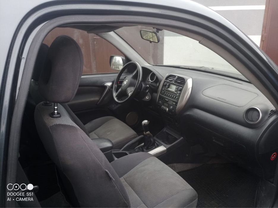 Toyota RAV4 2004 • 4x4 • Benzyna