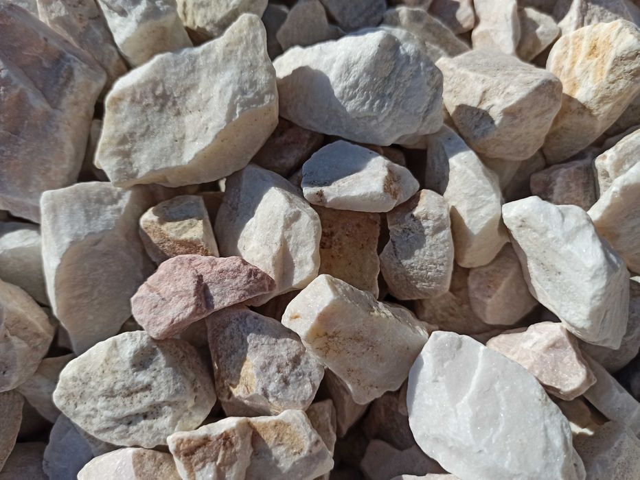 Biała Marianna biały kamień grys Kora gnejs bazaltowy granitowy szary