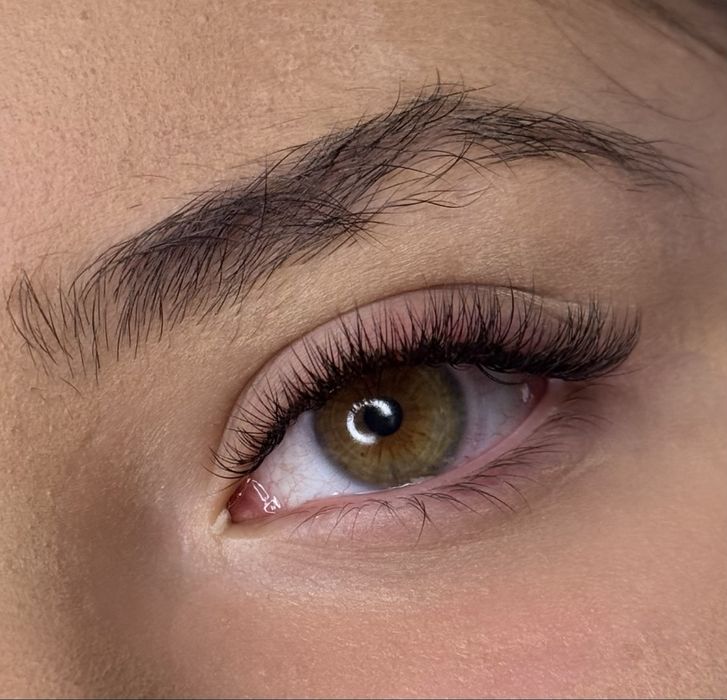 Stylizacja rzęs i brwi