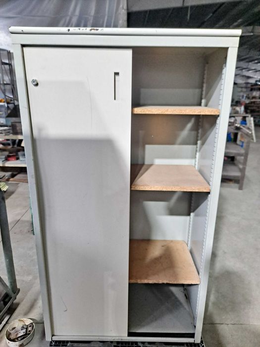 Armarios em Chapa Madeira vários Modelos e Tamanho Usados e Novos