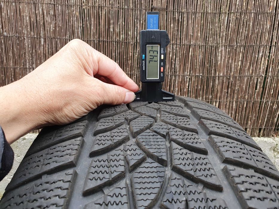 2x 235/50/20 104T Good/Year UltraGrip 7,4mm 2024r.