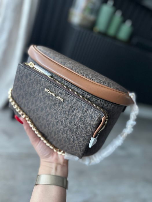 Nerka Michael Kors Slater medium brown monogram