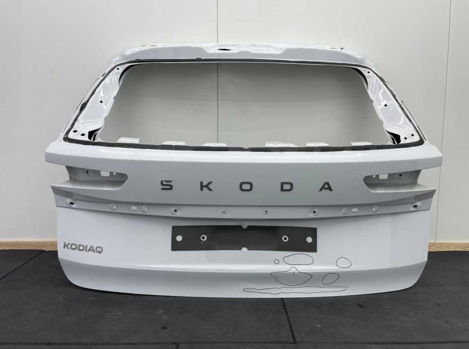 Skoda Kodiaq II 57H Кришка багажника