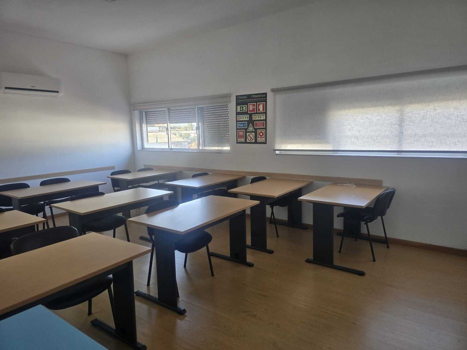 Loja com 200m2 Av. Barros Soares, Braga