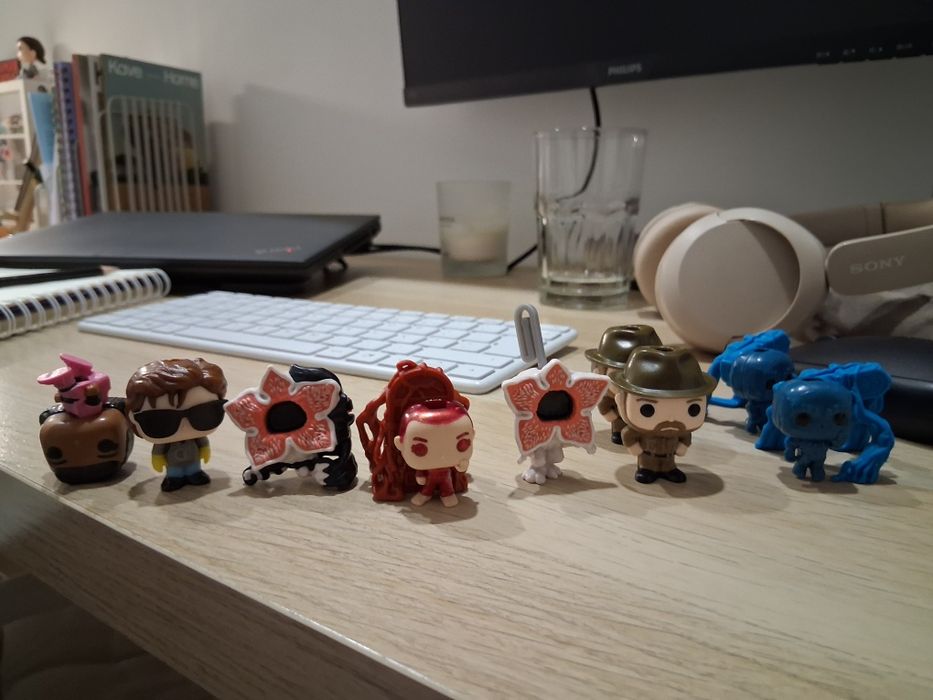 Stranger things kinder joy